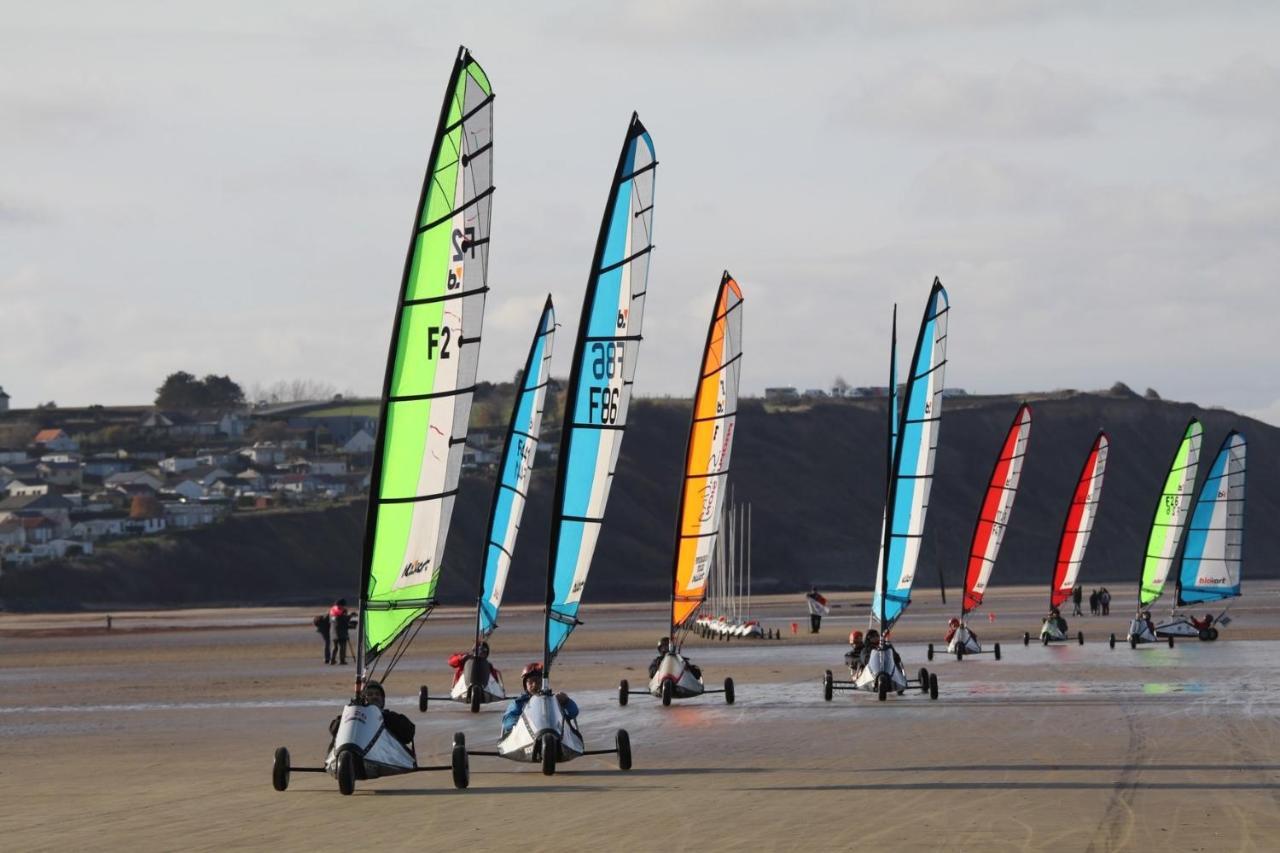 Le So Art, Grande Maison 4 Chambres, Terrain De Petanque, Grand Jardin Clos, Flipper, Babyfoot, Jeux Arcade, Ping Pong,1 Km Mer, Proche Golf, Port En Bessin, Bayeux Et Plages Du Debarquement, Adaptee Enfants Commes Exteriör bild