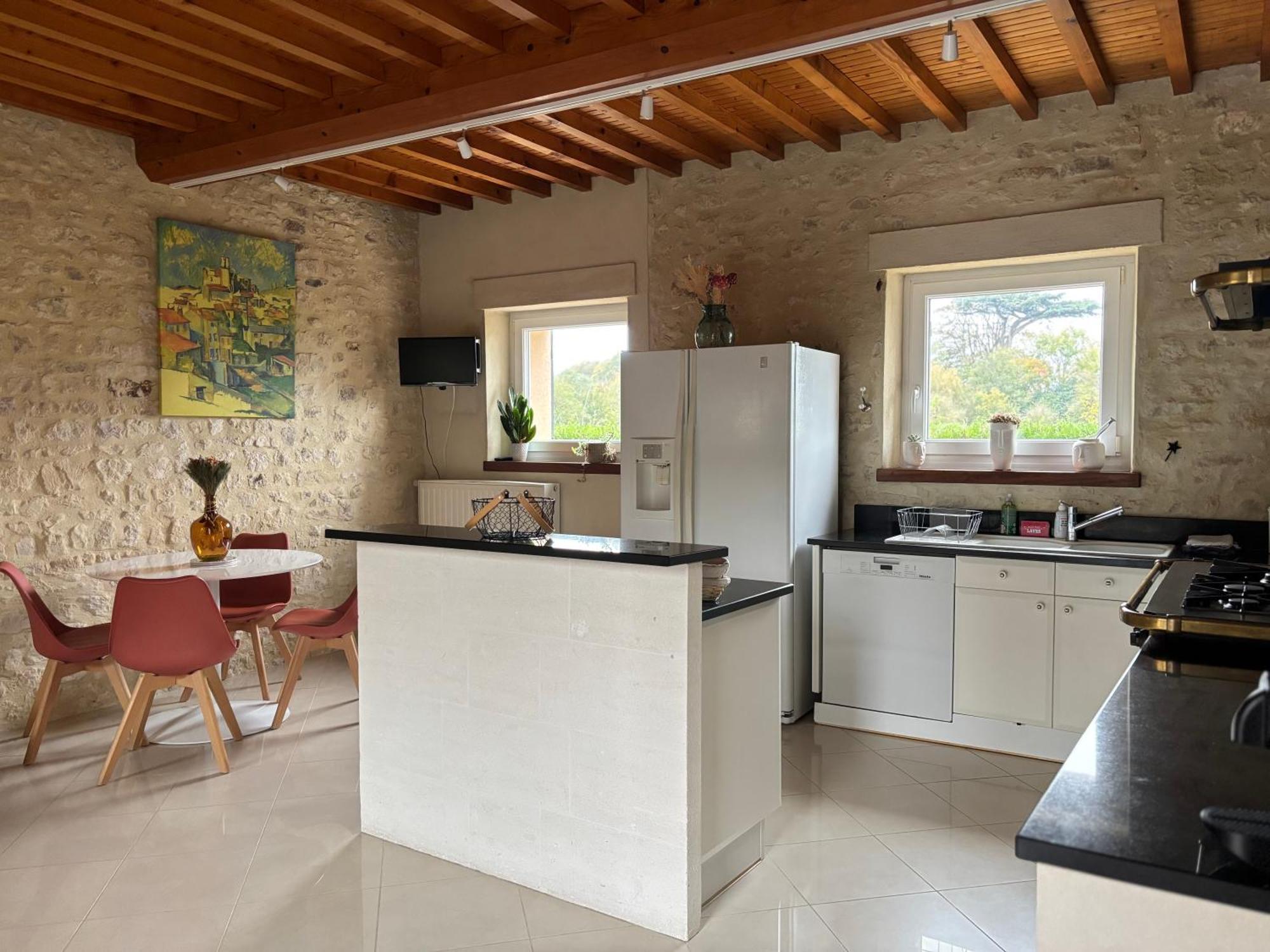 Le So Art, Grande Maison 4 Chambres, Terrain De Petanque, Grand Jardin Clos, Flipper, Babyfoot, Jeux Arcade, Ping Pong,1 Km Mer, Proche Golf, Port En Bessin, Bayeux Et Plages Du Debarquement, Adaptee Enfants Commes Exteriör bild