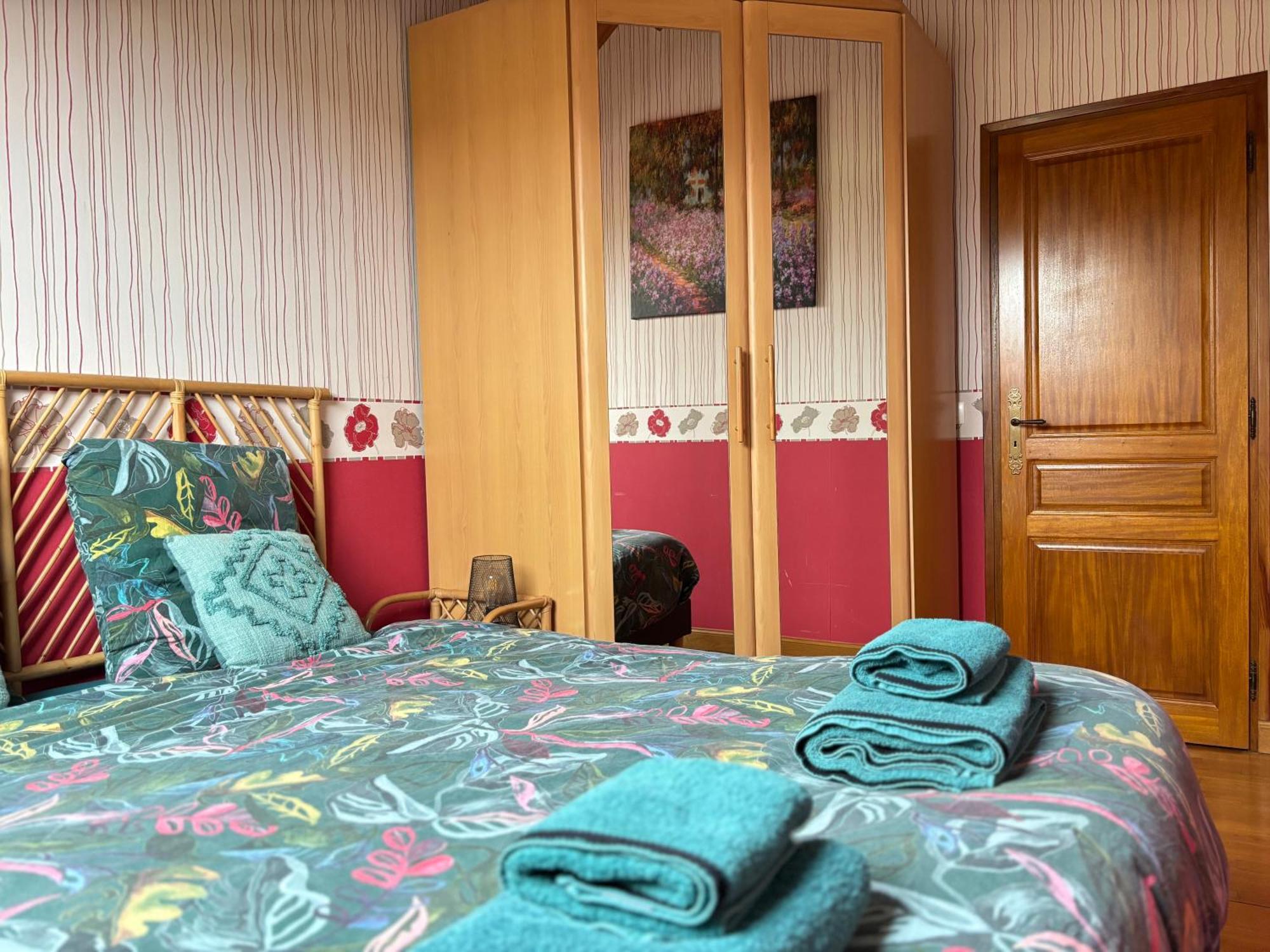 Le So Art, Grande Maison 4 Chambres, Terrain De Petanque, Grand Jardin Clos, Flipper, Babyfoot, Jeux Arcade, Ping Pong,1 Km Mer, Proche Golf, Port En Bessin, Bayeux Et Plages Du Debarquement, Adaptee Enfants Commes Exteriör bild
