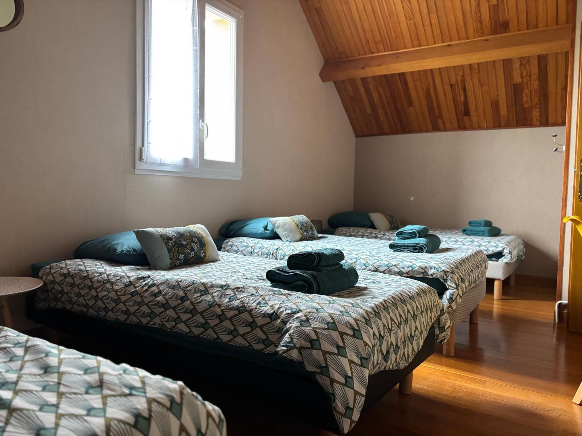 Le So Art, Grande Maison 4 Chambres, Terrain De Petanque, Grand Jardin Clos, Flipper, Babyfoot, Jeux Arcade, Ping Pong,1 Km Mer, Proche Golf, Port En Bessin, Bayeux Et Plages Du Debarquement, Adaptee Enfants Commes Exteriör bild