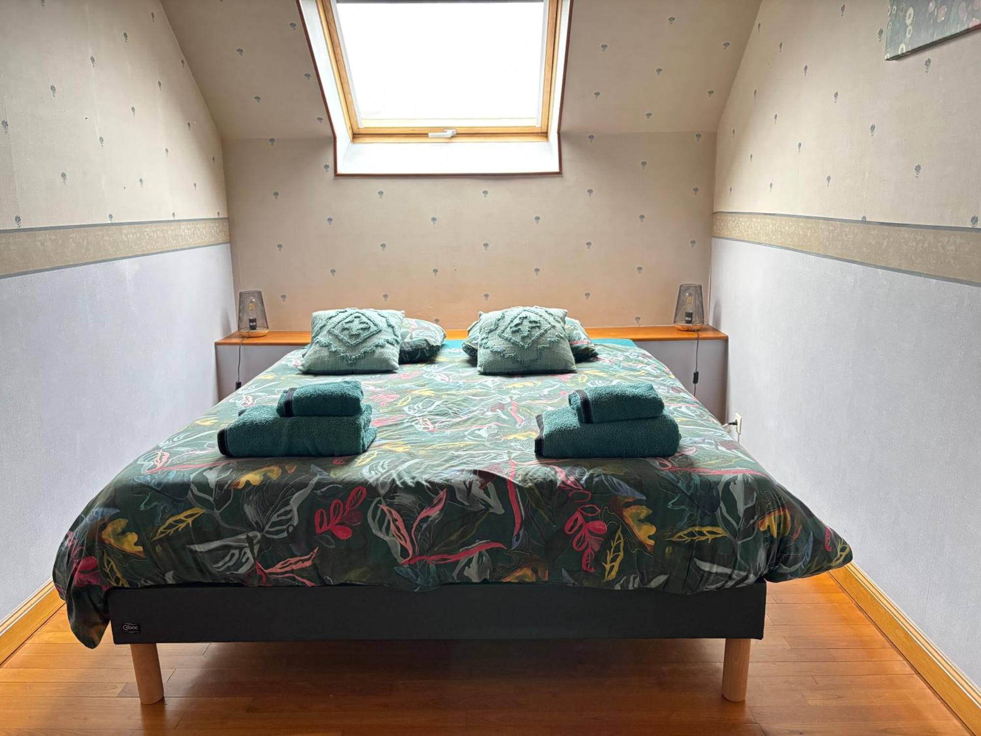 Le So Art, Grande Maison 4 Chambres, Terrain De Petanque, Grand Jardin Clos, Flipper, Babyfoot, Jeux Arcade, Ping Pong,1 Km Mer, Proche Golf, Port En Bessin, Bayeux Et Plages Du Debarquement, Adaptee Enfants Commes Exteriör bild