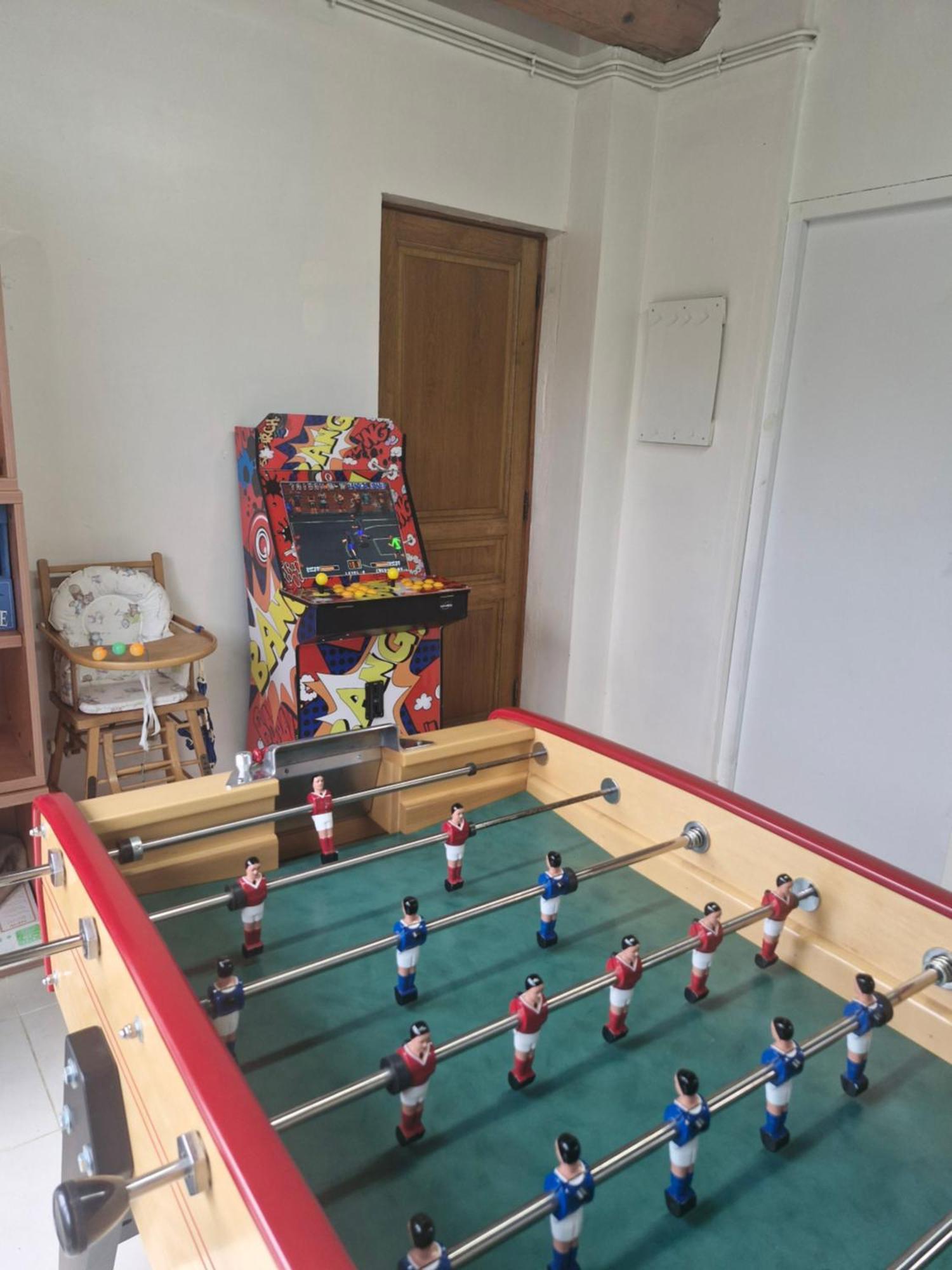 Le So Art, Grande Maison, Jardin, Flipper, Babyfoot, Jeux Arcade, Ping Pong,1 Km Mer, Proche Golf, Port En Bessin, Bayeux Et Plages Du Debarquement, Adaptee Enfants Villa Commes Exteriör bild